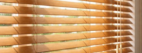 Houten jaloezieën op maat bestellen: waar moet je op letten?